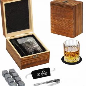 Amazon wholesale two glass whiskey set with ice stones